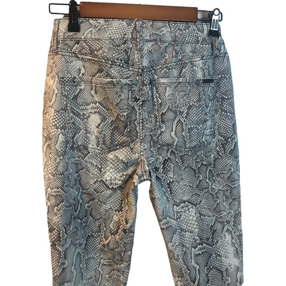 đť…şwhbm High-Rise Sculpt Snake-Print Skinny Jeans Size 2 Short New - Picture 7 of 11